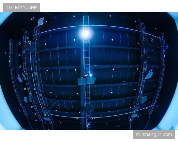 朗斯双前腰肋部穿插：爱德华支点作用与翼卫联动机制